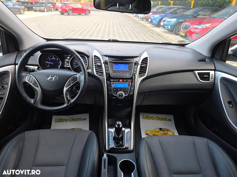 Hyundai i30 1.6 CRDI Automatik Style - 9