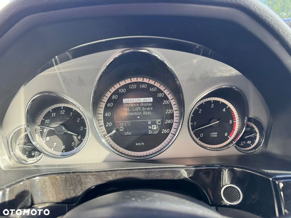 Mercedes-Benz Klasa E 350 CDI DPF BlueEFFICIENCY 7G-TRONIC Elegance - 18