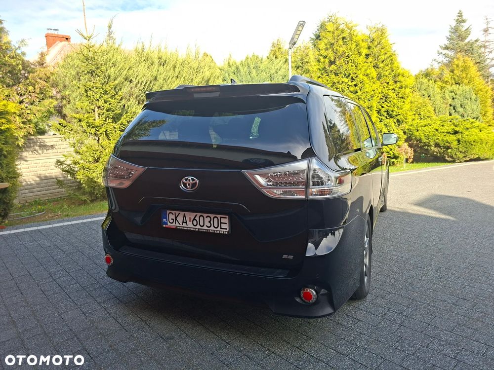 Toyota Sienna 3.5 V6 - 7