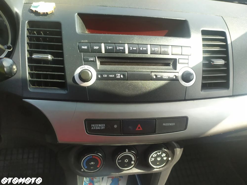 Mitsubishi Lancer 1.6 Inform - 16
