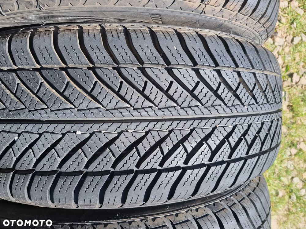 Opony Goodyear ULTRAGRIP 8 *PERFORMANCE 225/55R17 97H 2025r, 4x8mm jak nowe - 4