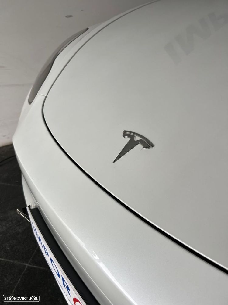 Tesla Model Y Long Range Dual Motor AWD - 6