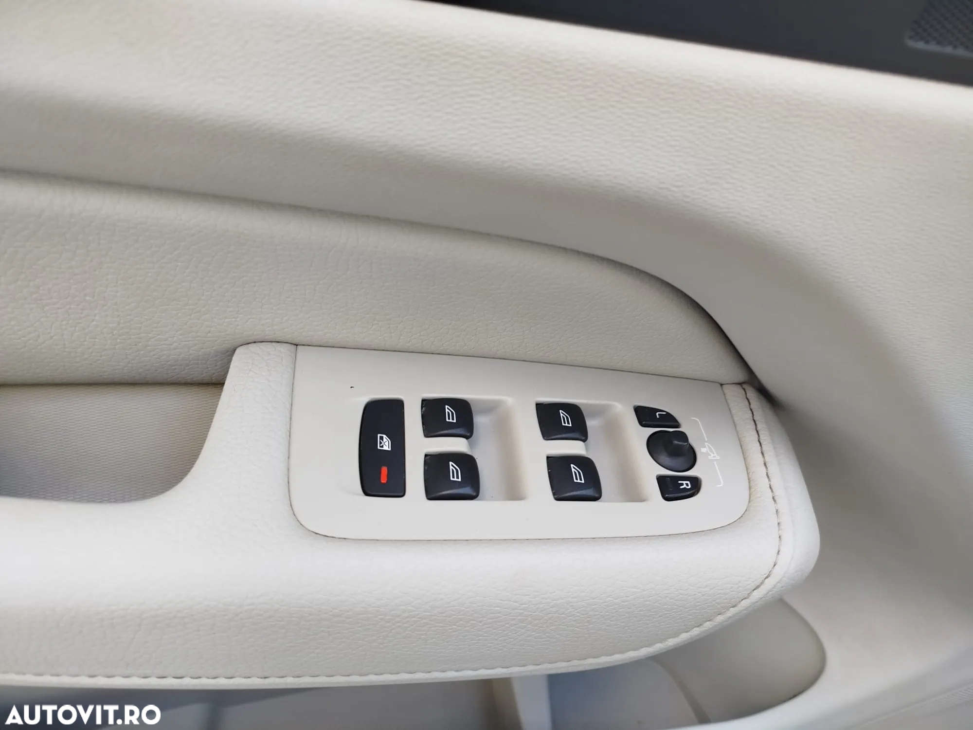 Volvo XC 60 B4 MHEV Momentum Pro - 11