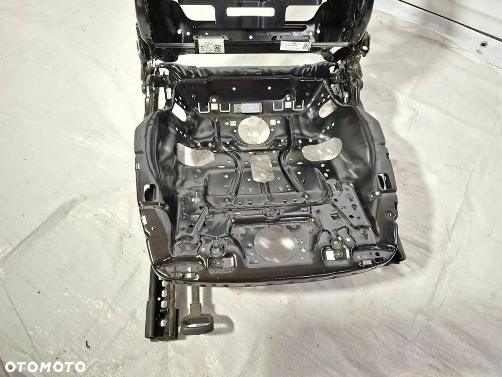 Skoda Octavia 5E 2017 Audi A3 8V Passat B8 Fotel kierowcy stelaż 5Q4881105 - 5