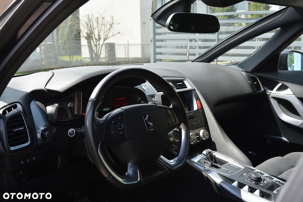 Citroën DS5 e-HDi 115 EGS6 Chic - 18
