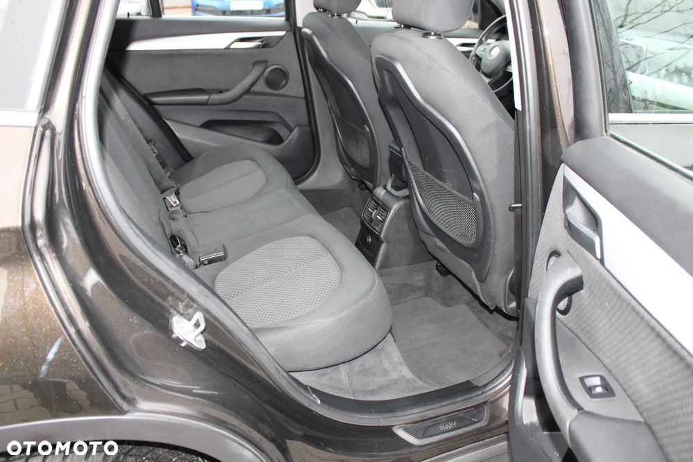 BMW X1 sDrive18d Advantage - 32