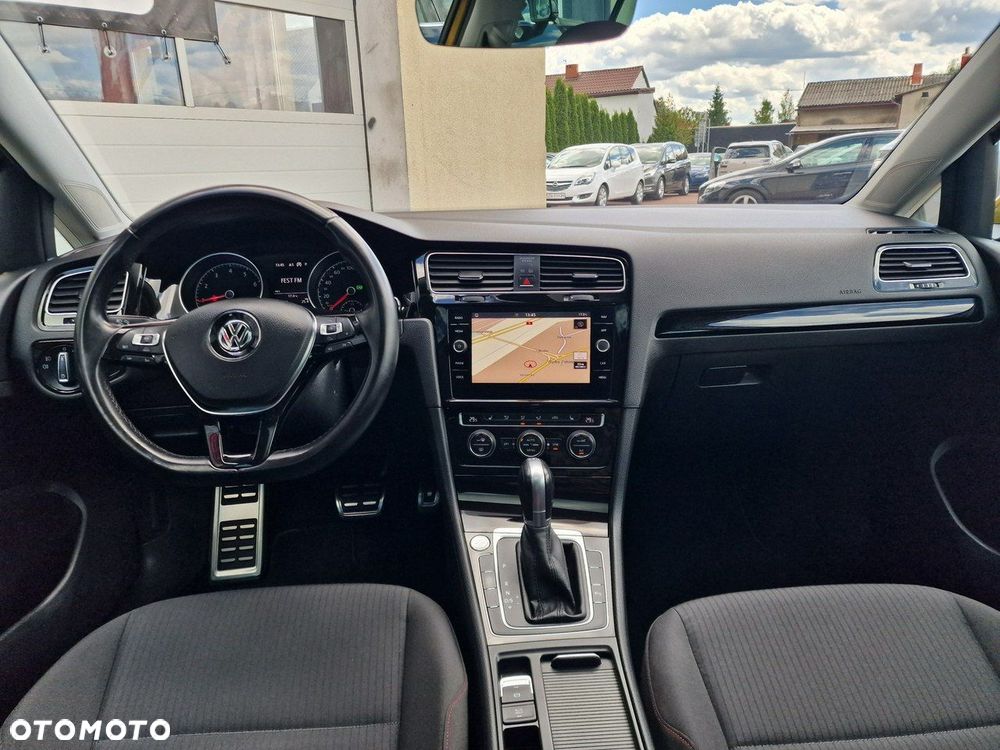 Volkswagen Golf 1.5 TSI ACT DSG Sound - 18