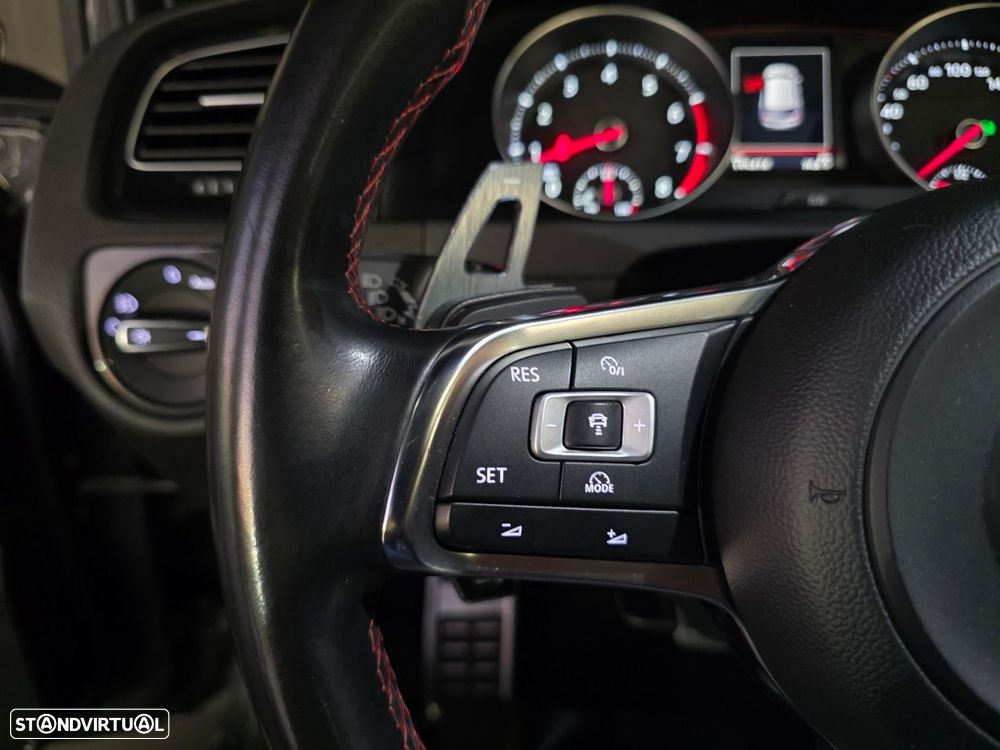 VW Golf 2.0 TSi GTi DSG - 33