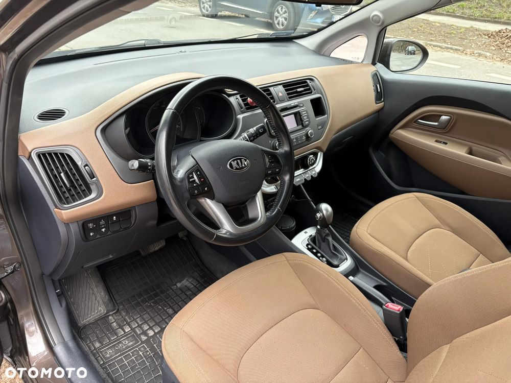 Kia Rio 1.4 L - 3