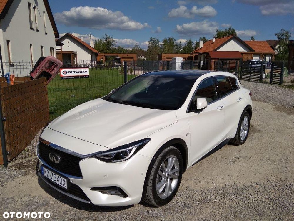 Infiniti Q30 2.2d Premium Tech AWD 7DCT - 2