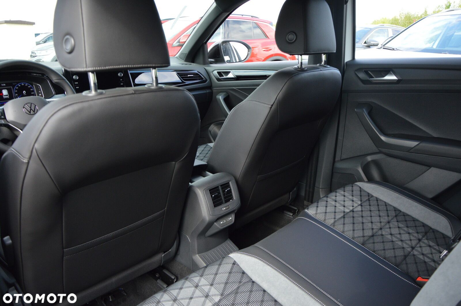 Volkswagen T-Roc - 17