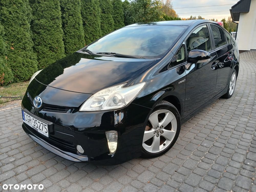Toyota Prius (Hybrid) Executive - 28
