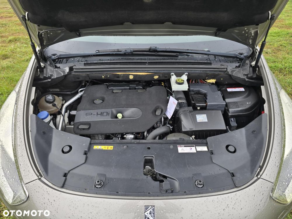 Citroën DS5 BlueHDi 180 SoChic - 16