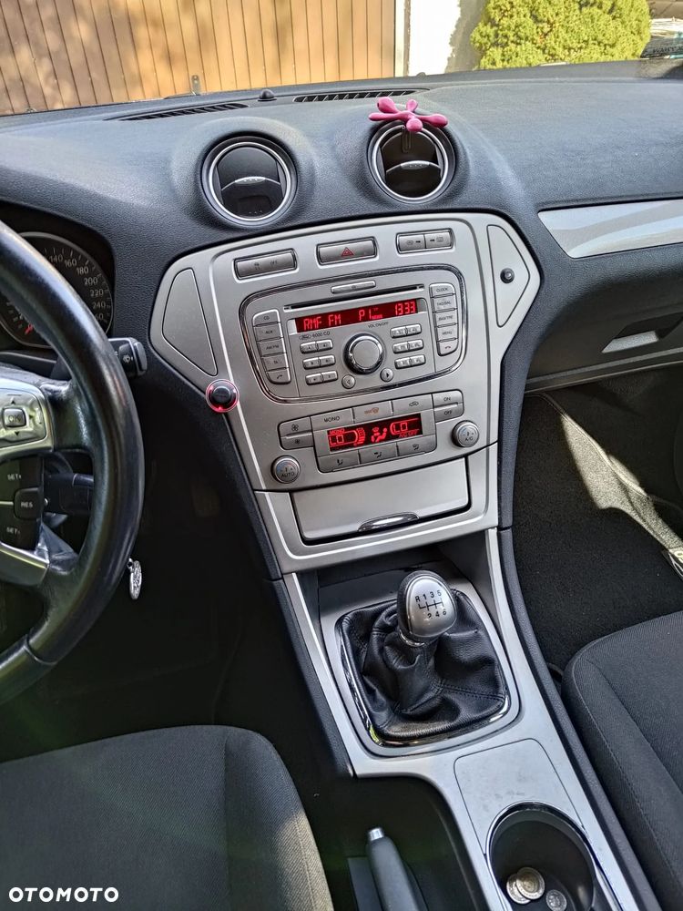Ford Mondeo 1.8 TDCi Ambiente - 10
