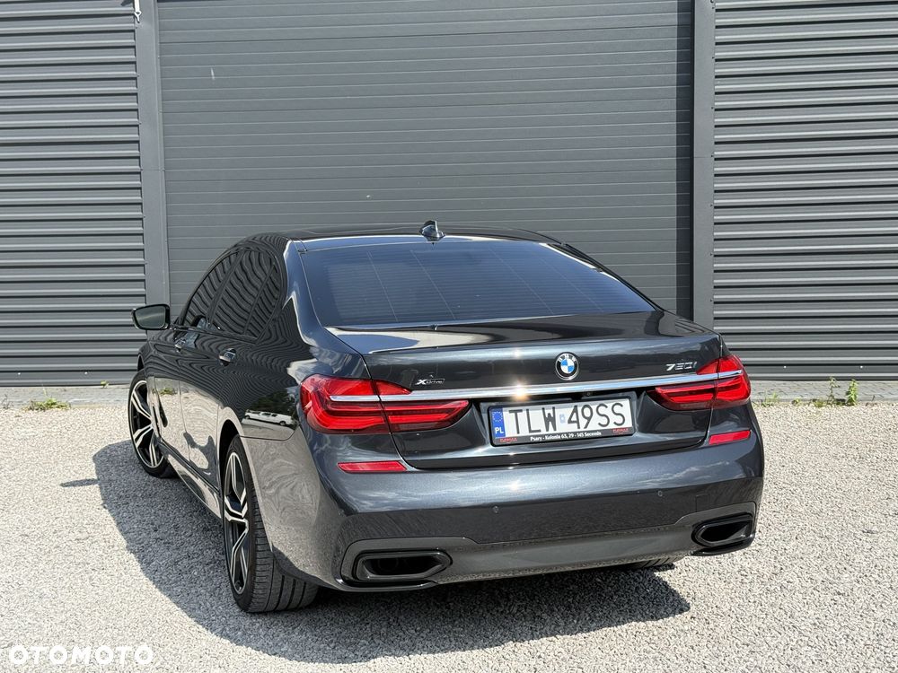 BMW Seria 7 750Li xDrive - 17