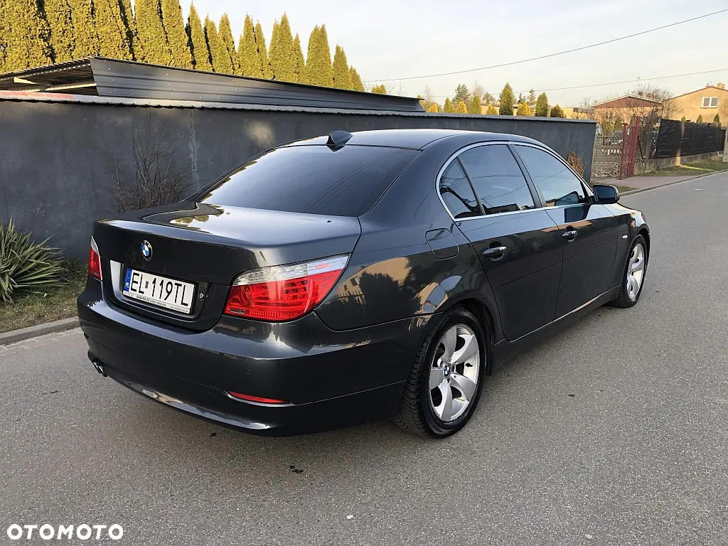 BMW Seria 5 523i - 5