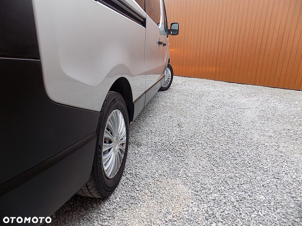 Opel Vivaro L2H1 2,9t Elegance Business - 32