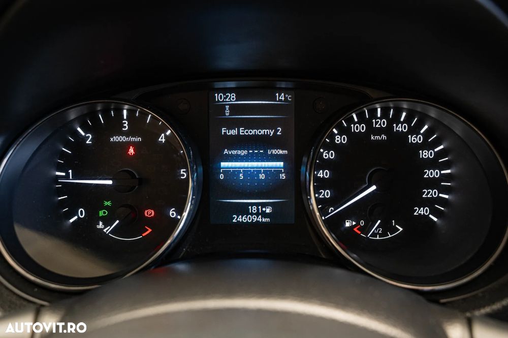 Nissan Qashqai 1.6 DCI N-Connecta - 21