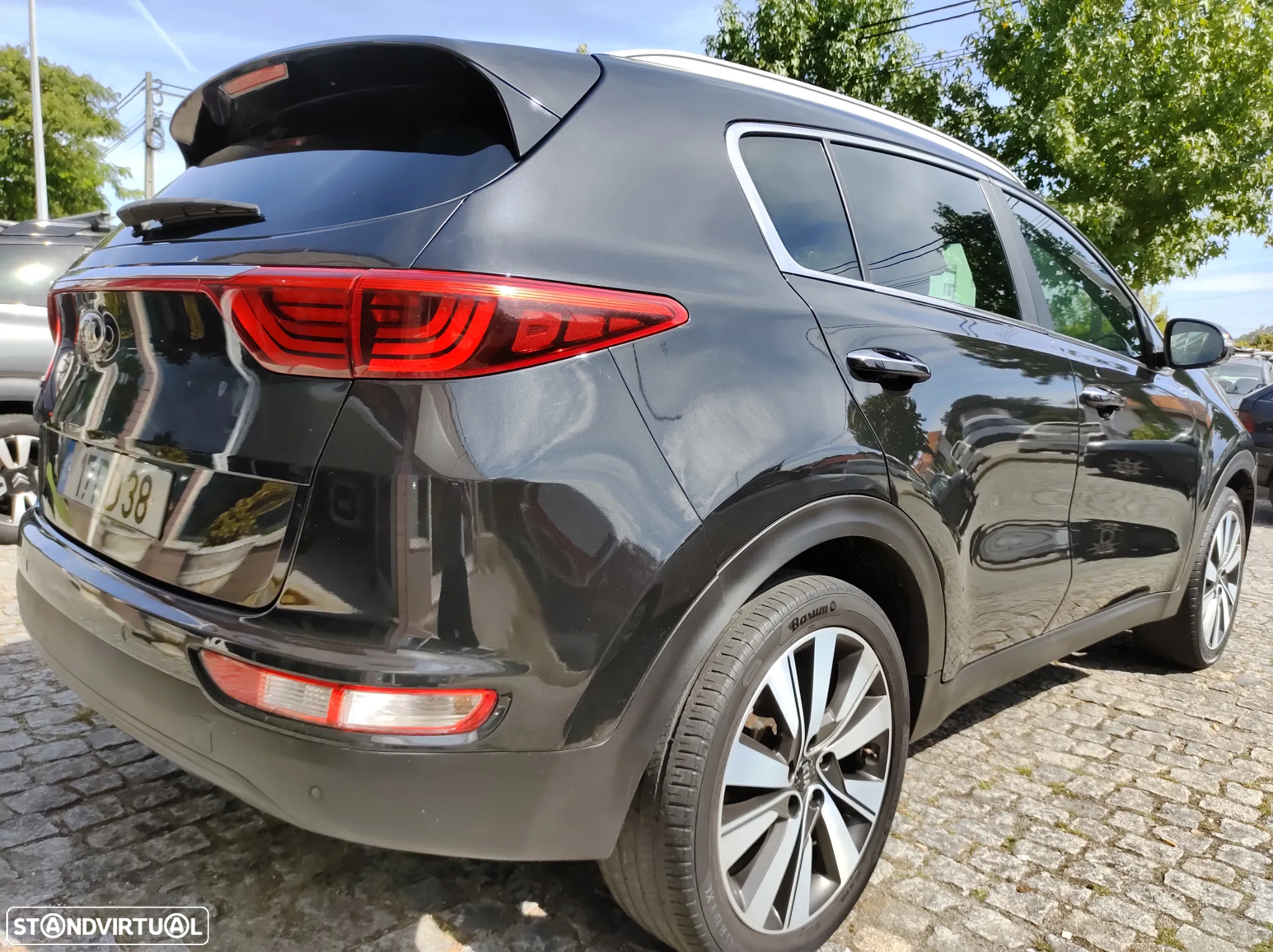 Kia Sportage 1.7 CRDI ISG Nav Line - 10