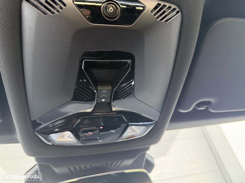 BMW 218 Active Tourer d Pack Desportivo M Auto - 33