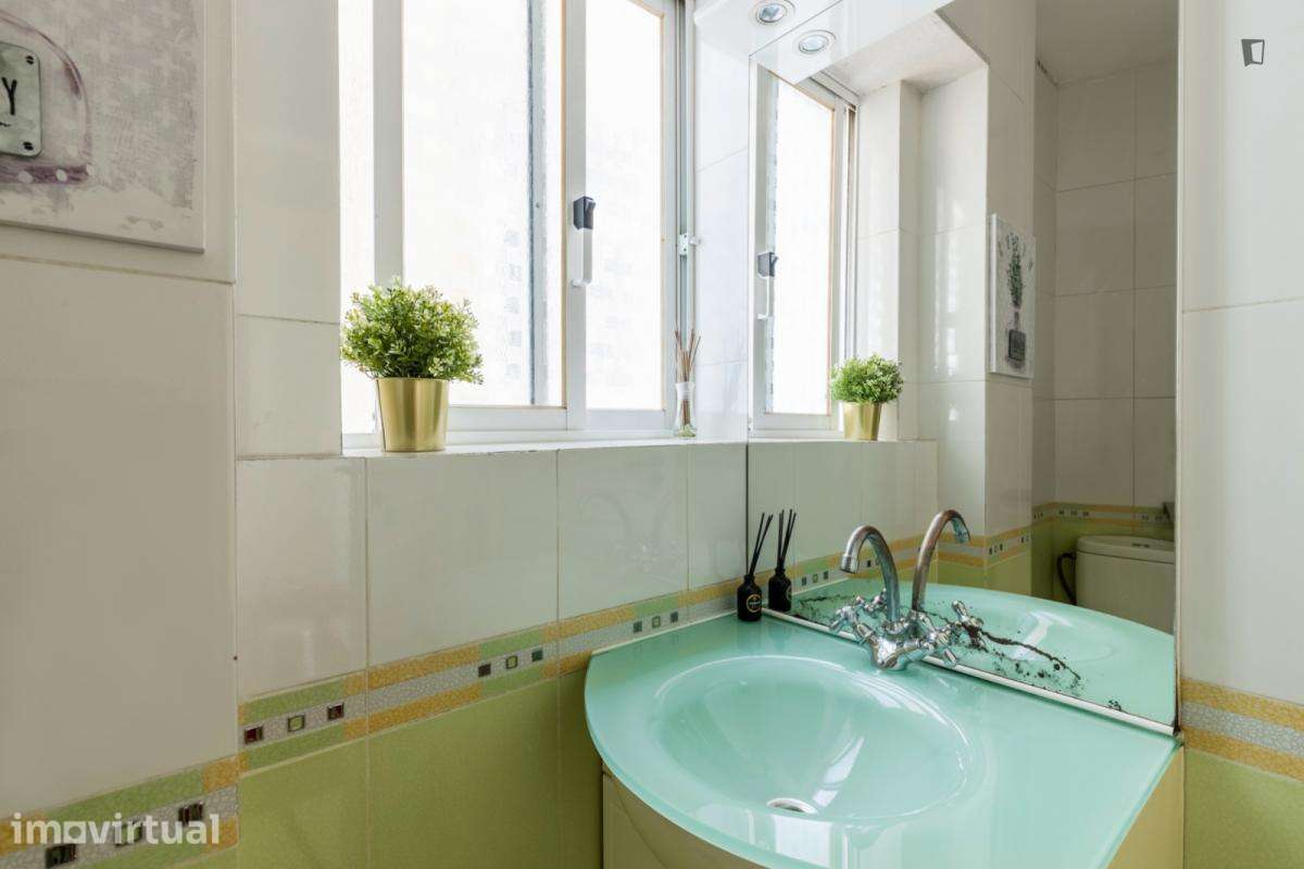 Quarto - localizado em Entrecampos Lisbon - Grande imagem: 5/20