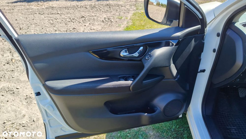 Nissan Qashqai 1.6 DCi ALL-MODE 4x4i N-Connecta - 17