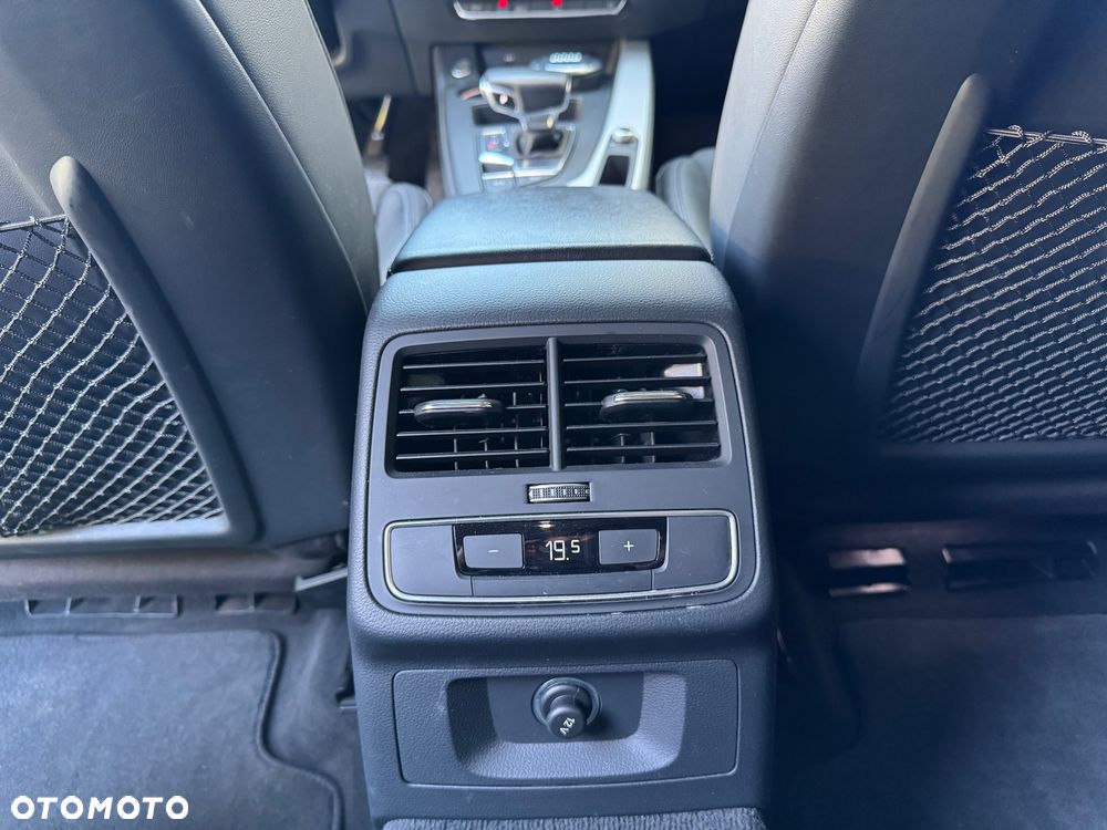 Audi A4 Avant 40 TDI quattro S tronic - 30