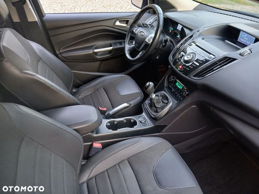 Ford Kuga - 26