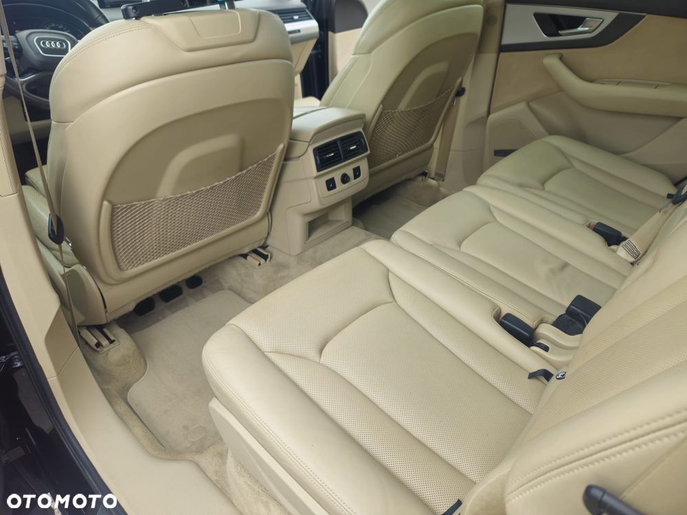 Audi Q7 - 16