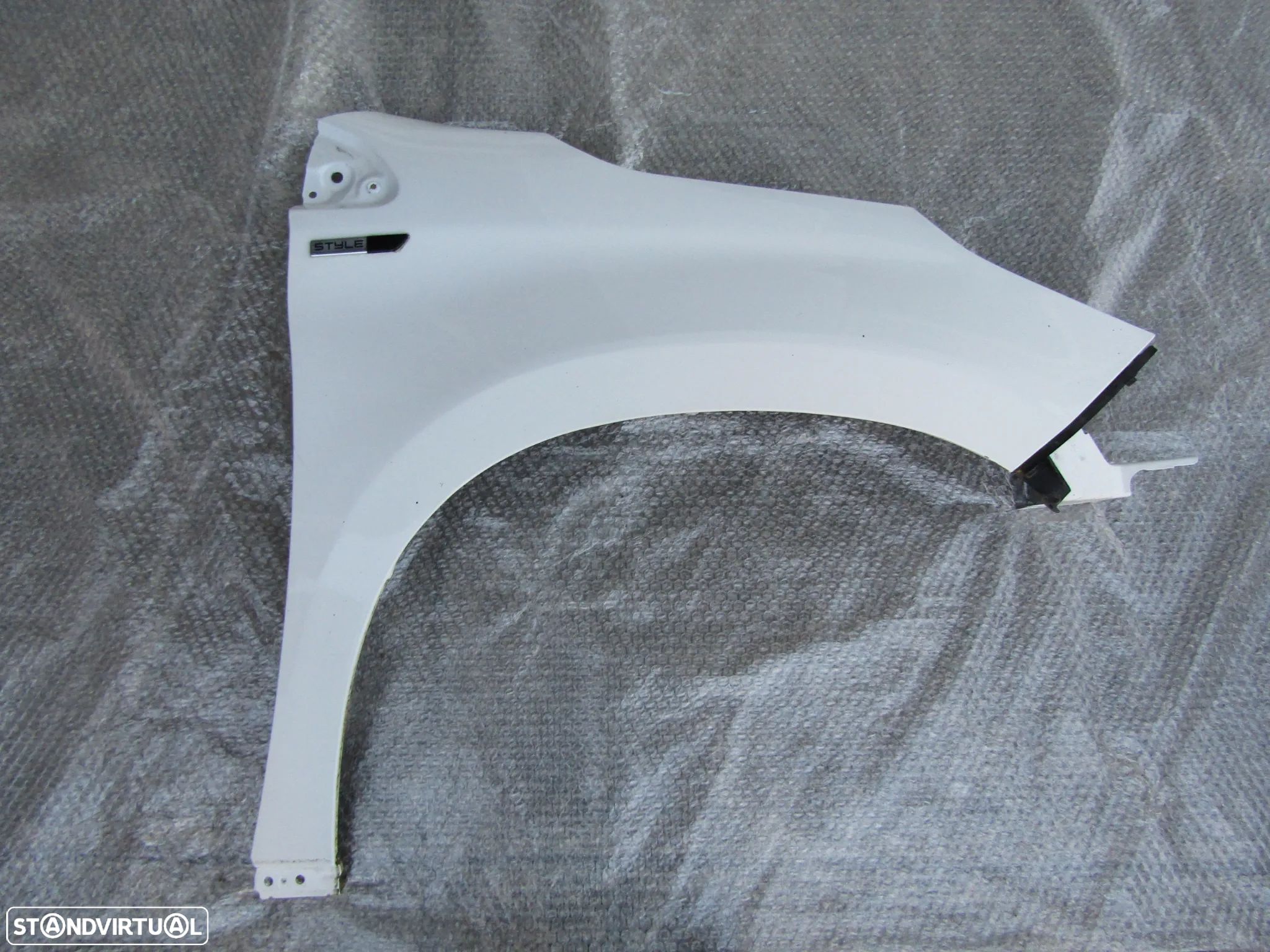 Guarda lamas direito PEUGEOT 2008 ano 2017  /2019 Original - 1
