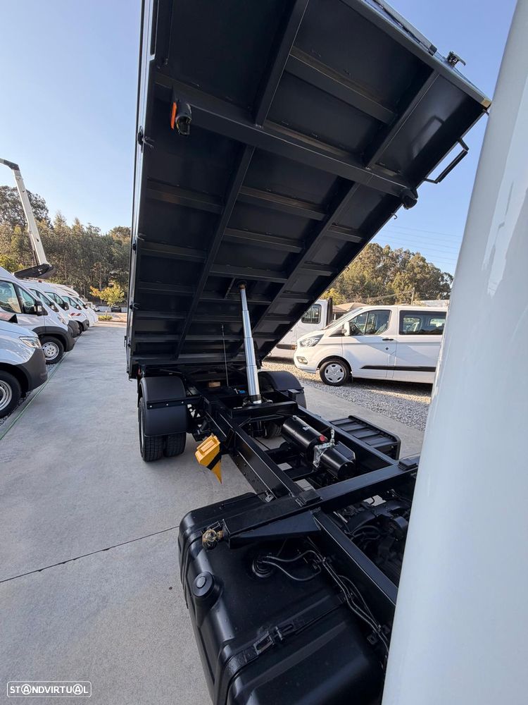 Nissan Cabstar NT400 Tribasculante - 12