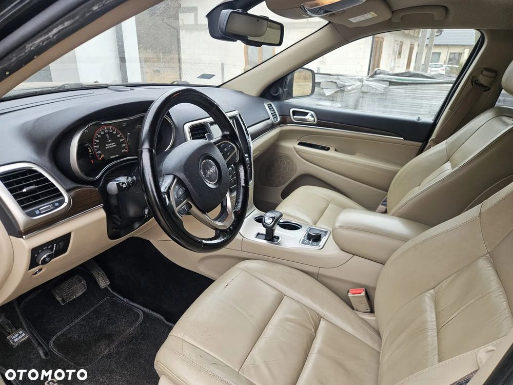 Jeep Grand Cherokee - 12
