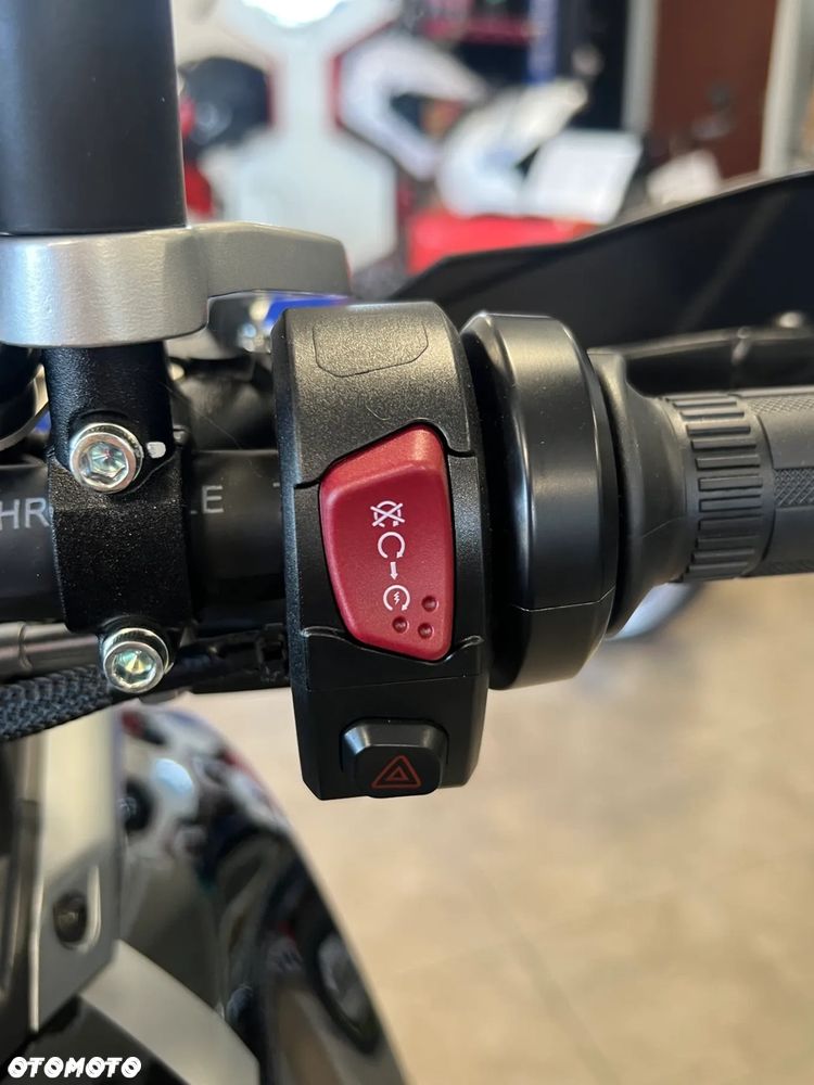 QJMOTOR SRT 600SX - 18