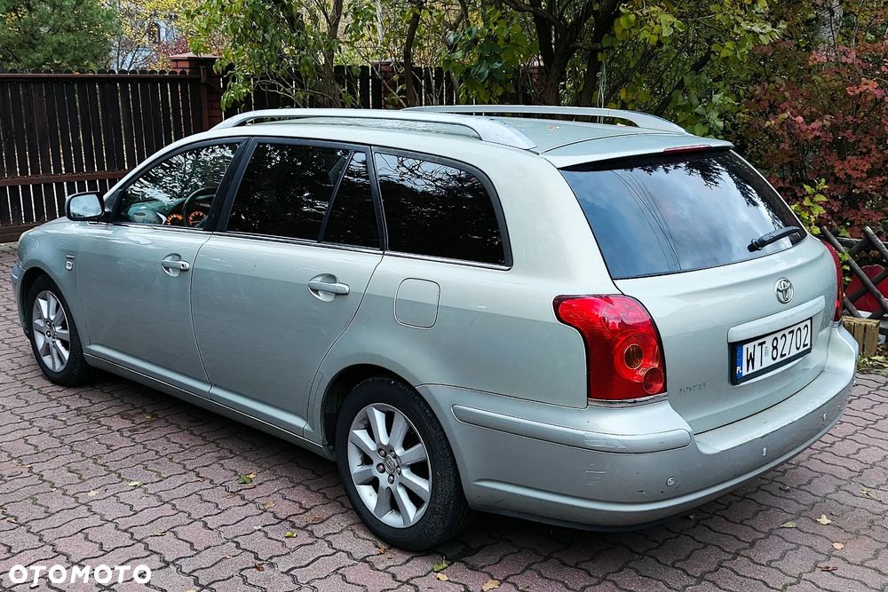 Toyota Avensis - 4
