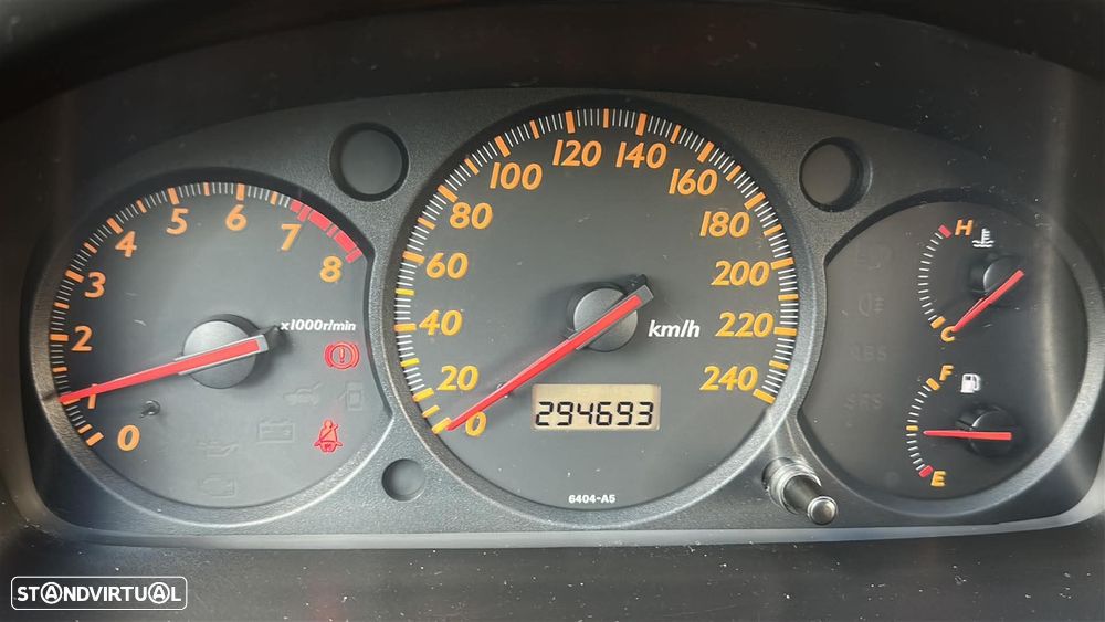 Honda Stream 1.7 ES - 8