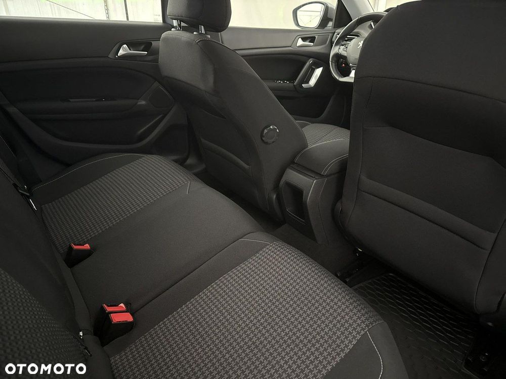 Peugeot 308 - 23