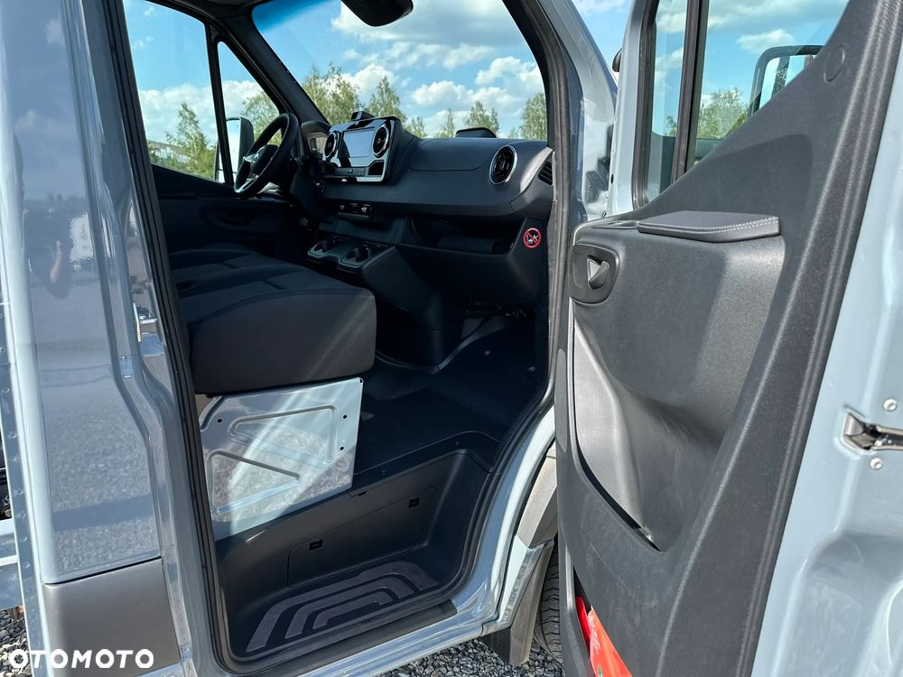 Mercedes-Benz Sprinter - 8