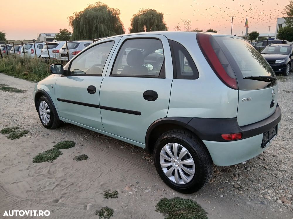 Opel Corsa ver-1-2i-easytronic-comfort - 3