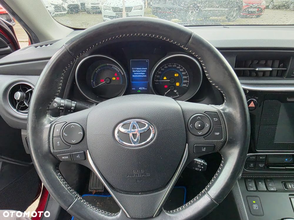 Toyota Auris 1.8 HSD Luna - 11
