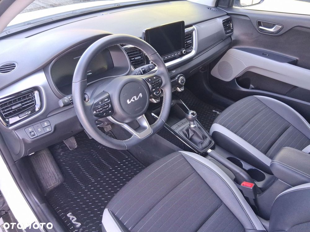 Kia Stonic 1.2 L - 9