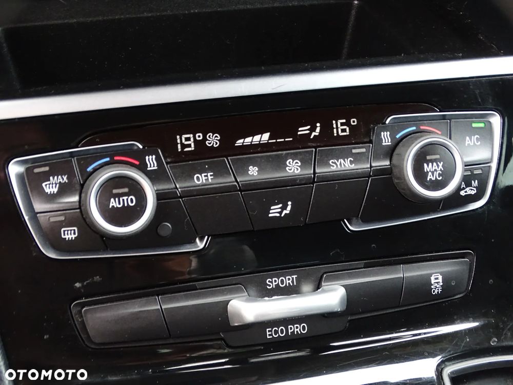 BMW Seria 2 218d Advantage - 26