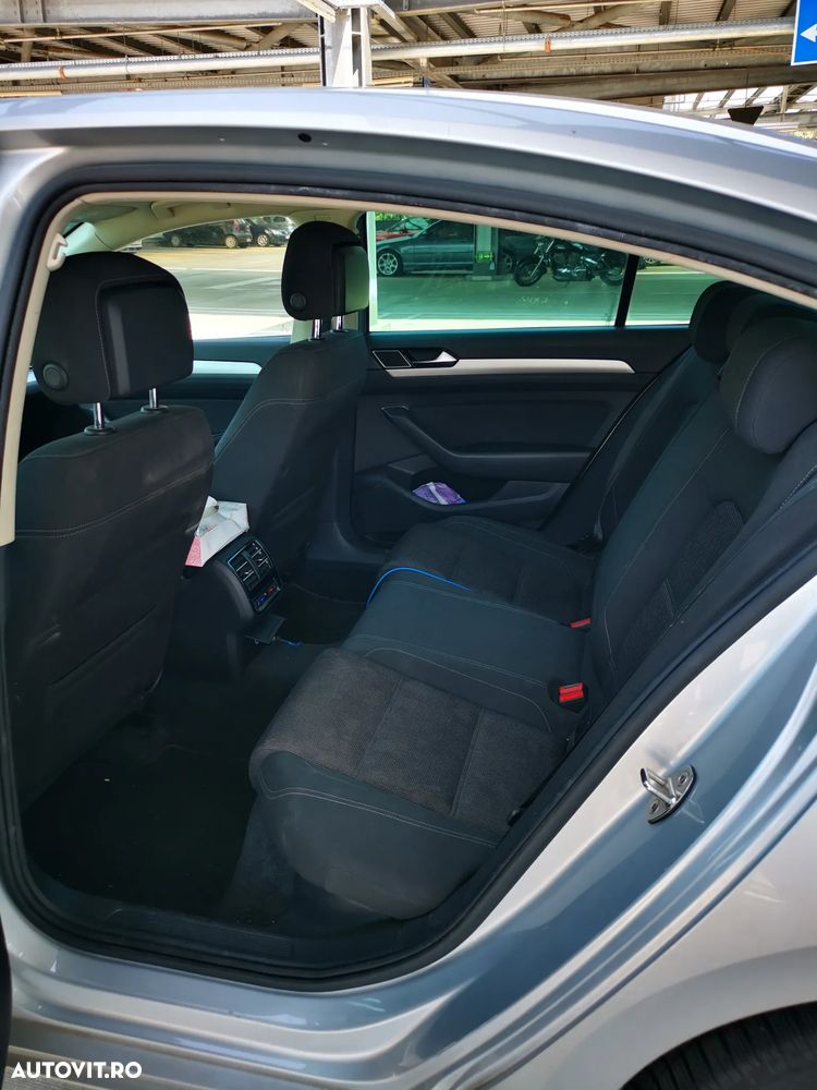 Volkswagen Passat 2.0 TDI DSG Comfortline - 11