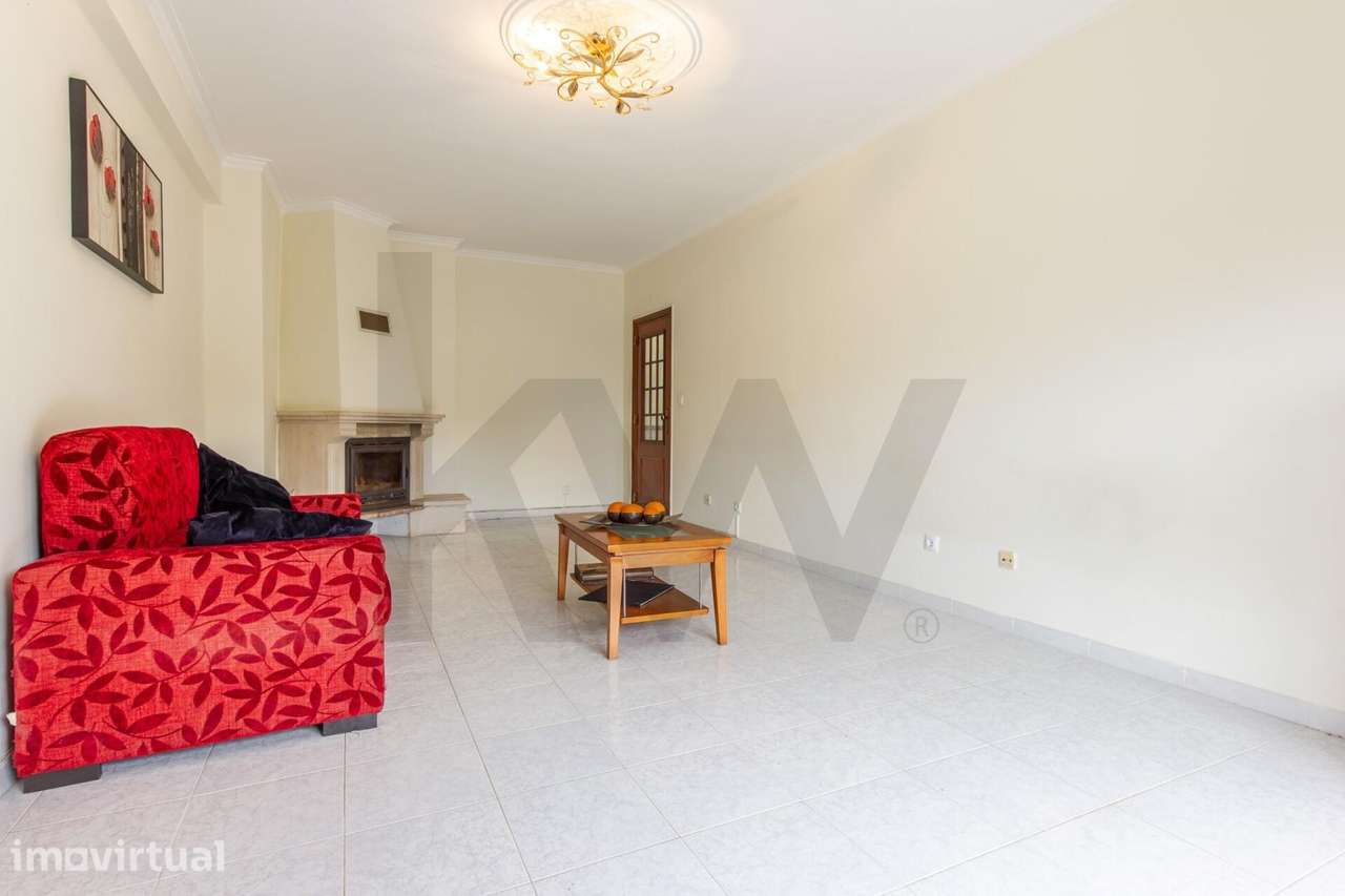 Apartamento T2 com Vista Desafogada e Excelente Luminosidade | Cacém - Grande imagem: 4/21