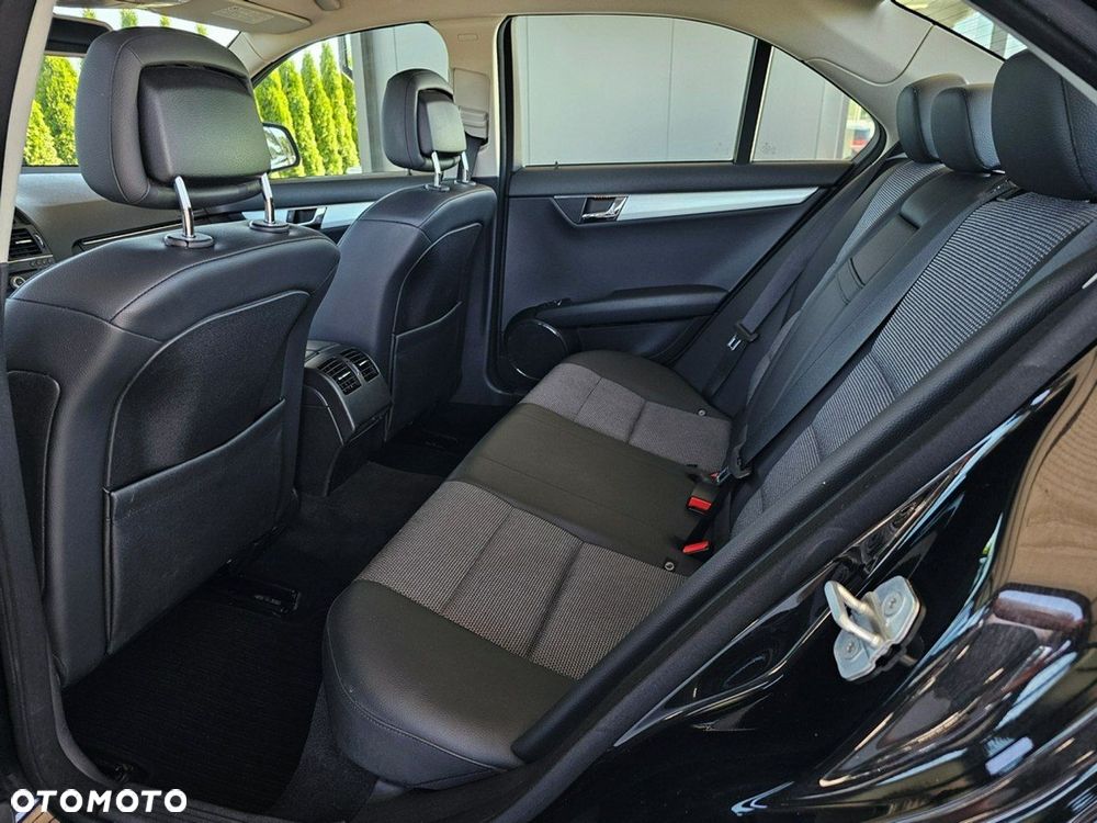 Mercedes-Benz Klasa C - 22