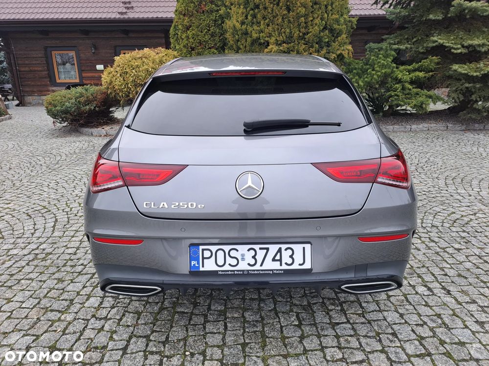 Mercedes-Benz CLA ver-250-e-shooting-brake-8g--dct-edition-amg-line - 15