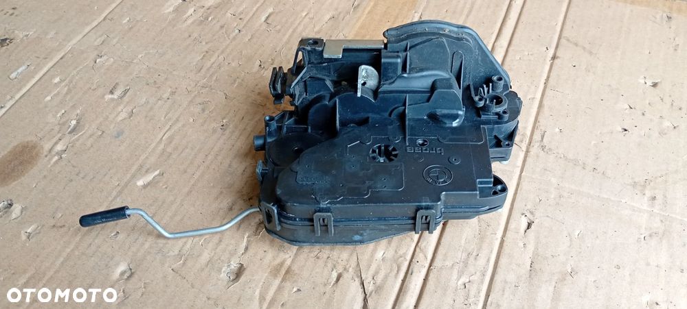 Zamek drzwi prawy przód przedni BMW X1 E84 7229466 - 7