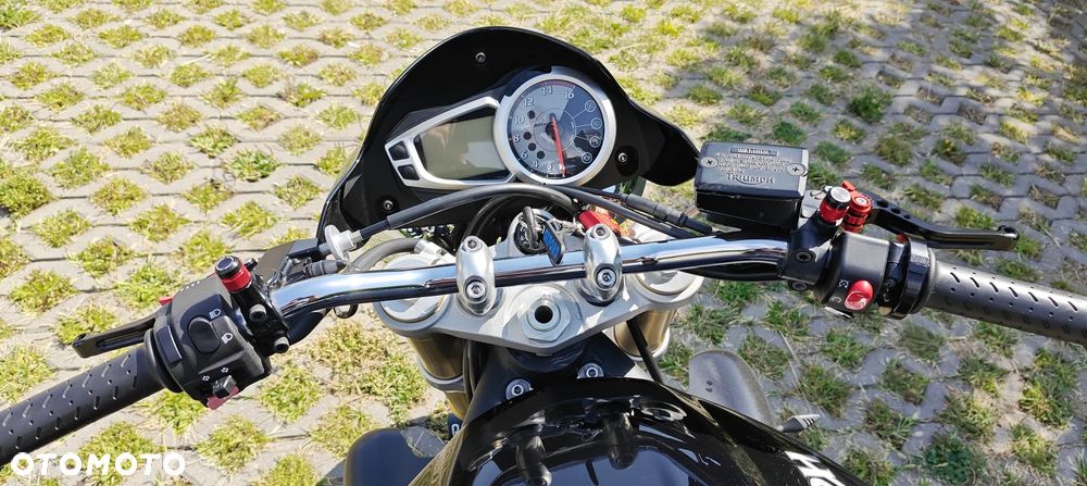Triumph Street Triple - 9