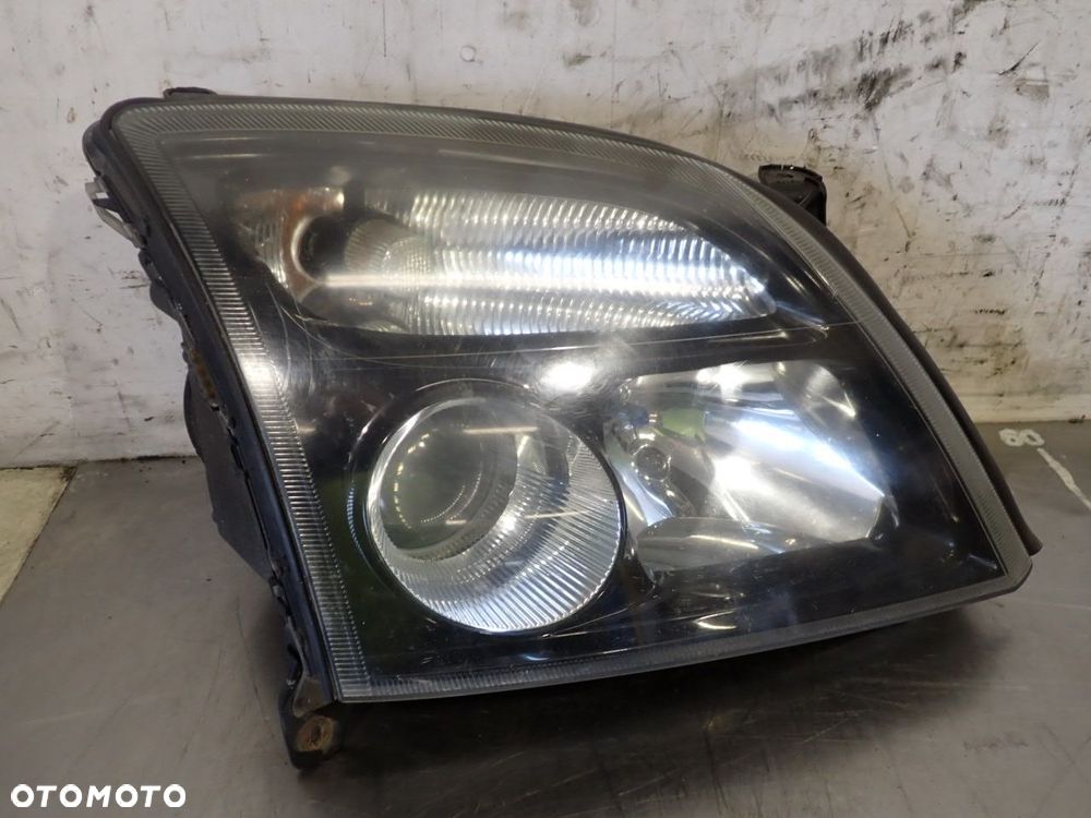 LAMPA PRAWA PRZEDNIA OPEL VECTRA C 2.2 155888-00 - 1