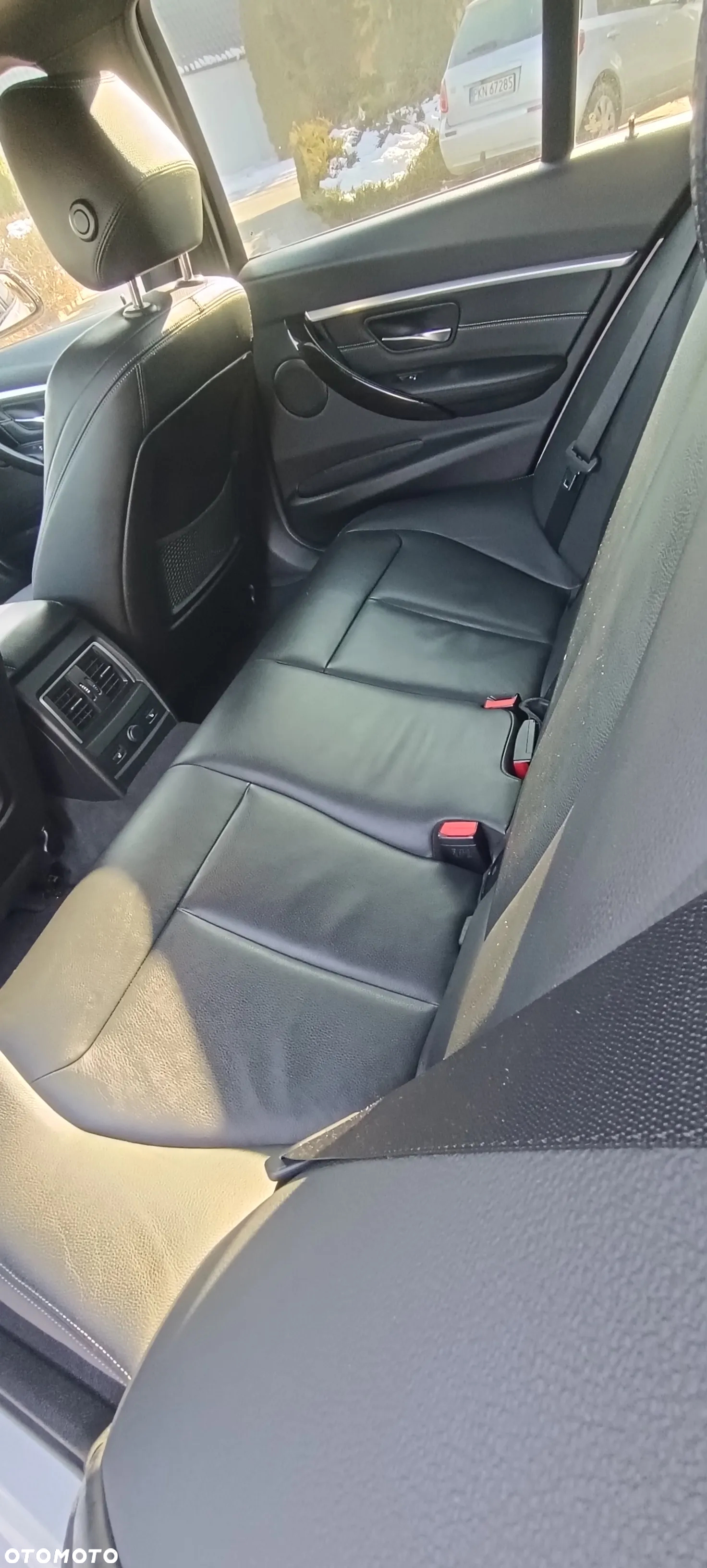 BMW Seria 3 330i xDrive M Sport - 24