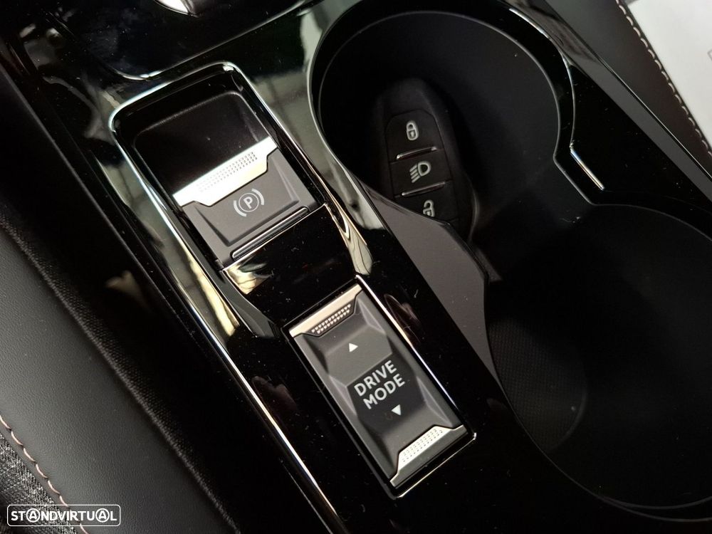 Peugeot e-2008 54 kWh Allure - 24